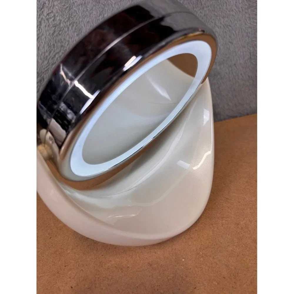 TEC.BEAN Lighted Makeup Mirror White‎ Chrome LED Ring Light Battery Op Round